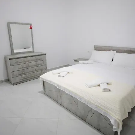 Lian Bed & Breakfast *